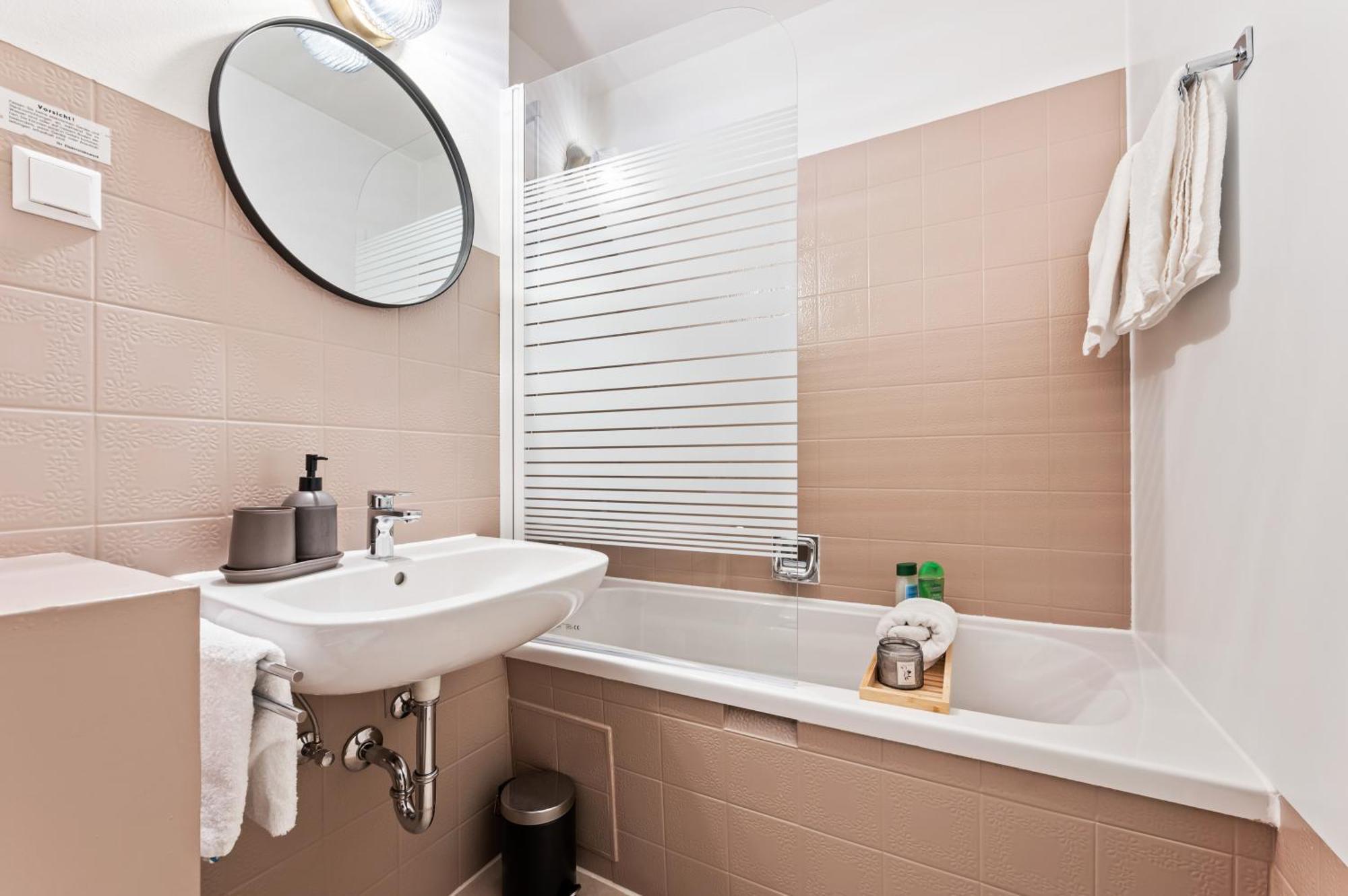 Idyl Kostenloser Privat-Parkplatz Wifi Smarttv Balkon Ludwigsburg Esterno foto